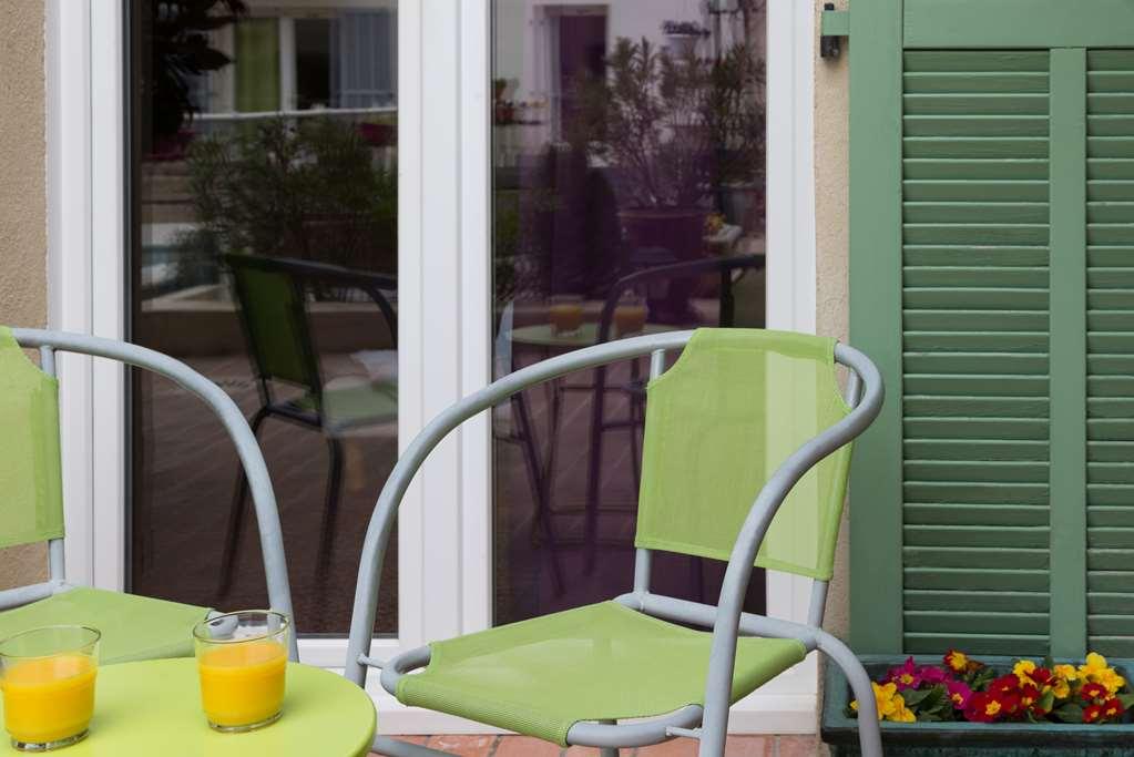 The Originals City, Hotel Le Village Provencal, Aix-En-Provence Nord Pertuis Buitenkant foto
