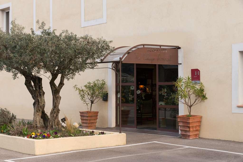 The Originals City, Hotel Le Village Provencal, Aix-En-Provence Nord Pertuis Buitenkant foto