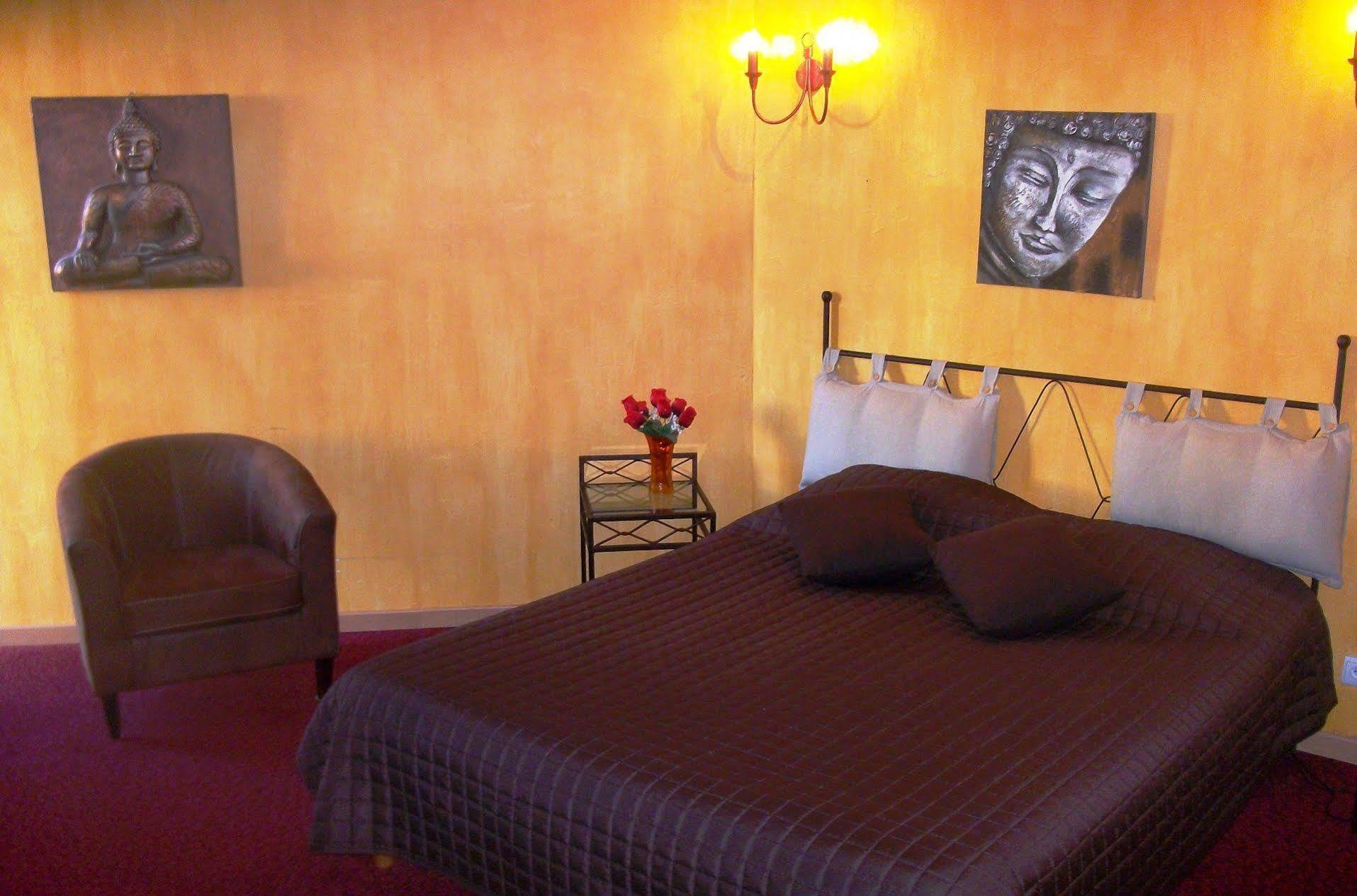 The Originals City, Hotel Le Village Provencal, Aix-En-Provence Nord Pertuis Buitenkant foto